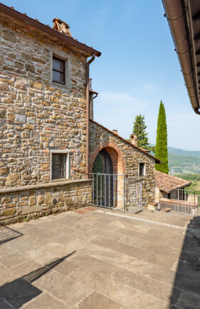 Piazzetta del borgo villa di poggio